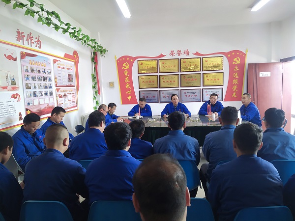 公司领导在铆焊事业部组织召开座谈交流会